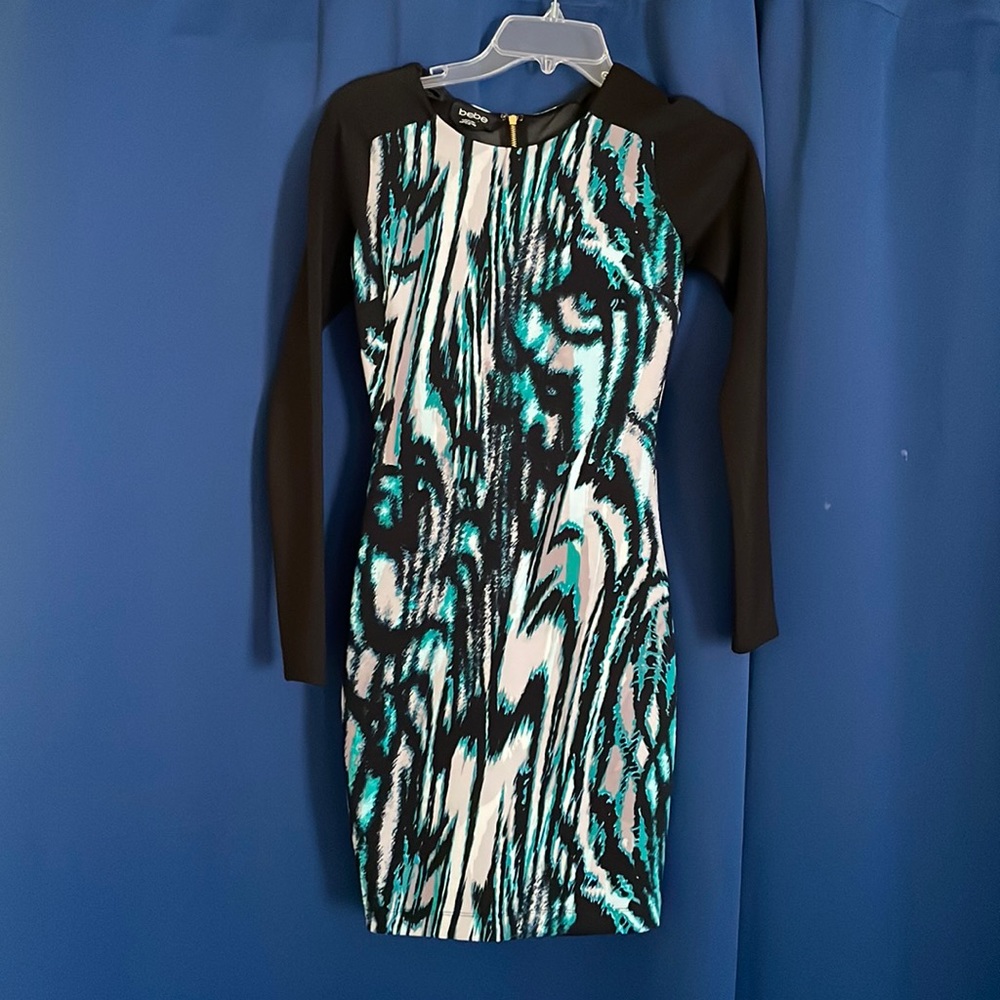 Bebe size XS long sleeve print dress